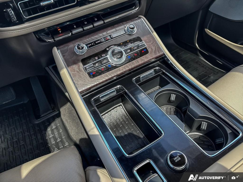 USED 2023 Lincoln Aviator Reserve - Jewel Sandstone Prem Colorant Exterior / SANDSTONE LEATHER TRIMMED Interior - $54,950 - Stock #E60455A - VIN 5LM5J7XC3PGL10519 - Photo 18