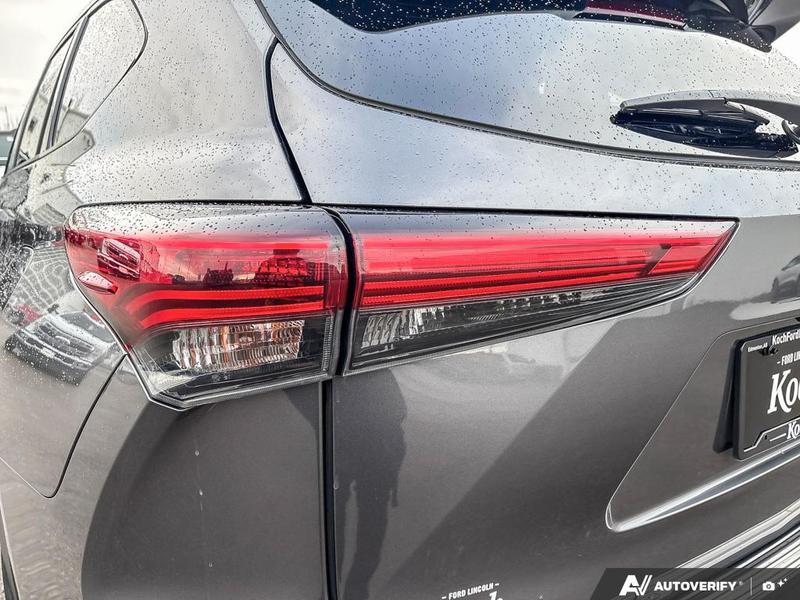 USED 2023 Toyota Highlander XSE - Gray Exterior - $49,976 - Stock #E60061A - VIN 5TDKDRBH4PS520780 - Photo 11