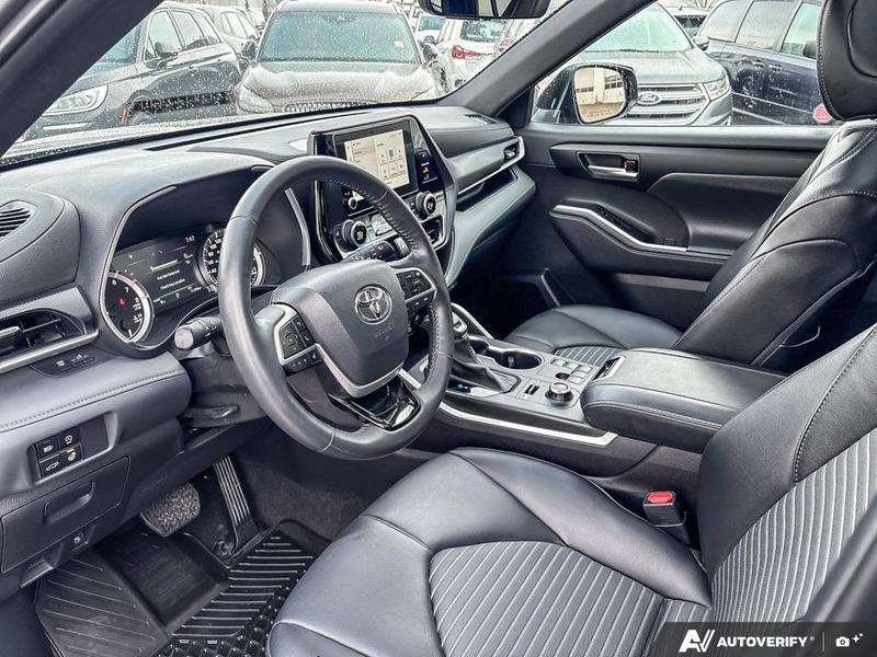 USED 2023 Toyota Highlander XSE - Gray Exterior - $49,976 - Stock #E60061A - VIN 5TDKDRBH4PS520780 - Photo 13