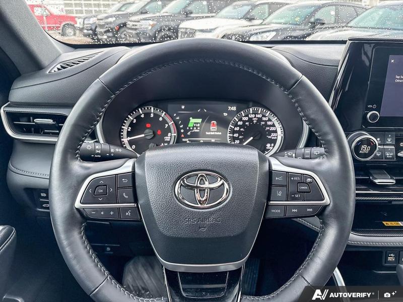 USED 2023 Toyota Highlander XSE - Gray Exterior - $49,976 - Stock #E60061A - VIN 5TDKDRBH4PS520780 - Photo 14
