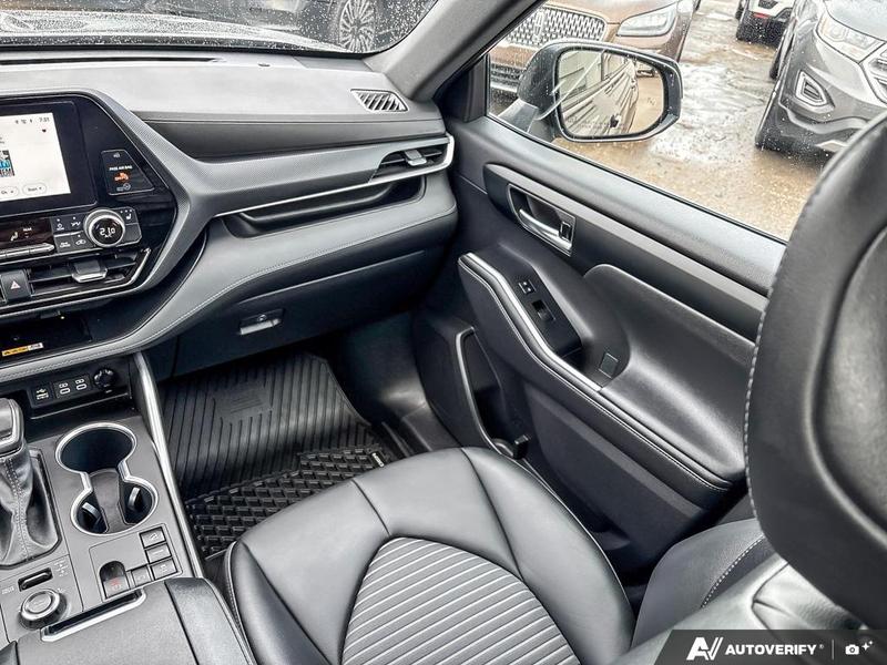 USED 2023 Toyota Highlander XSE - Gray Exterior - $49,976 - Stock #E60061A - VIN 5TDKDRBH4PS520780 - Photo 25