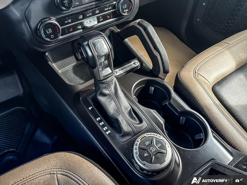 USED 2024 Ford Bronco Big Bend - Velocity Blue Metallic Exterior / SANDSTONE W/BLACK ONYX, MARINE GRADE VINYL BUCKET SEATS Interior - $48,211 - Stock #EP4762 - VIN 1FMDE7BH1RLA33224 - Photo 18