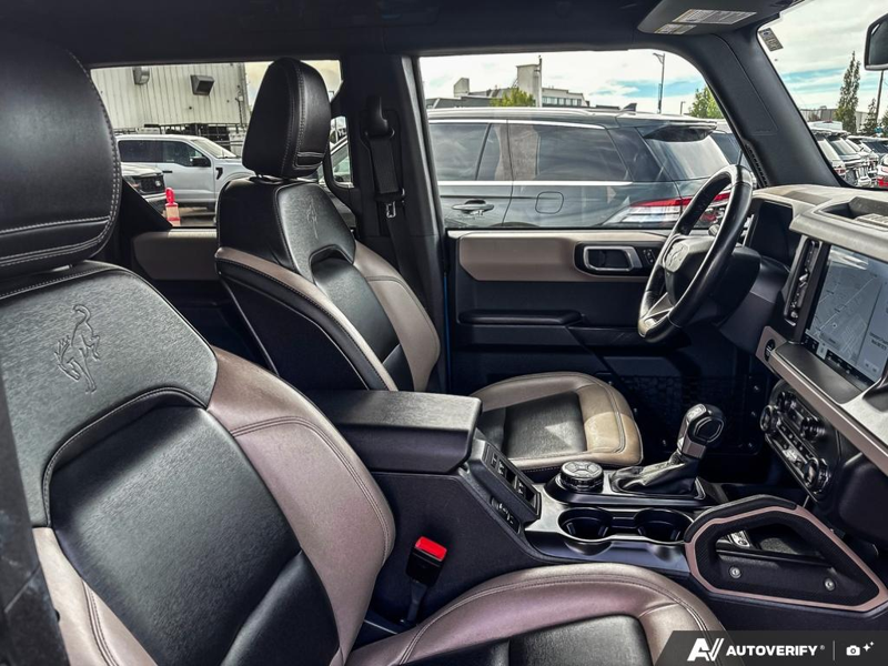 USED 2024 Ford Bronco Big Bend - Velocity Blue Metallic Exterior / SANDSTONE W/BLACK ONYX, MARINE GRADE VINYL BUCKET SEATS Interior - $48,211 - Stock #EP4762 - VIN 1FMDE7BH1RLA33224 - Photo 22