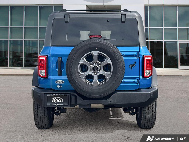 USED 2024 Ford Bronco Big Bend - Velocity Blue Metallic Exterior / SANDSTONE W/BLACK ONYX, MARINE GRADE VINYL BUCKET SEATS Interior - $48,211 - Stock #EP4762 - VIN 1FMDE7BH1RLA33224 - Photo 5