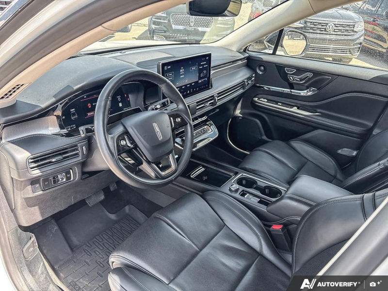 USED 2024 Lincoln Corsair Reserve - Pristine White Metallic Tri-coat Exterior / EBONY LEATHER TRIMMED Interior - $49,997 - Stock #EP4729 - VIN 5LMCJ2DA8RUL24790 - Photo 13