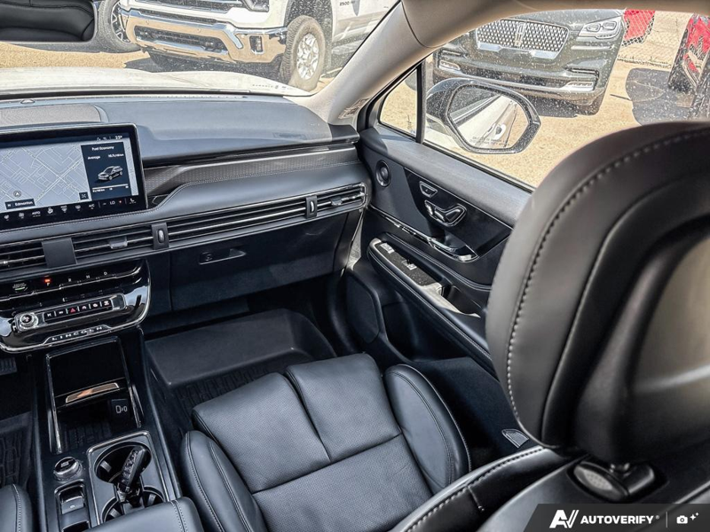 USED 2024 Lincoln Corsair Reserve - Pristine White Metallic Tri-coat Exterior / EBONY LEATHER TRIMMED Interior - $49,997 - Stock #EP4729 - VIN 5LMCJ2DA8RUL24790 - Photo 25