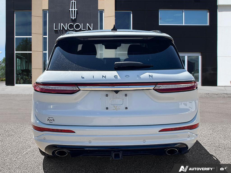 USED 2024 Lincoln Corsair Reserve - Pristine White Metallic Tri-coat Exterior / EBONY LEATHER TRIMMED Interior - $49,997 - Stock #EP4729 - VIN 5LMCJ2DA8RUL24790 - Photo 5