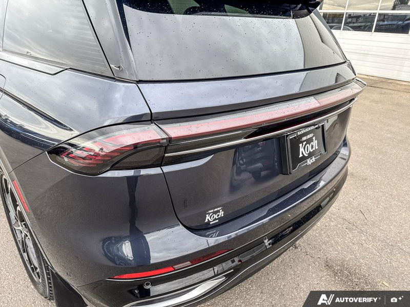 USED 2024 Lincoln Nautilus Reserve - Blue Panther Metallic Clearcoat Exterior / ALLURA BLUE, PREM LTHR-TRIMMED HEATED/VENTILATED CAPTAIN SEATS Interior - $60,925 - Stock #E60812A - VIN 5LMPJ8KAXRJ837614 - Photo 11