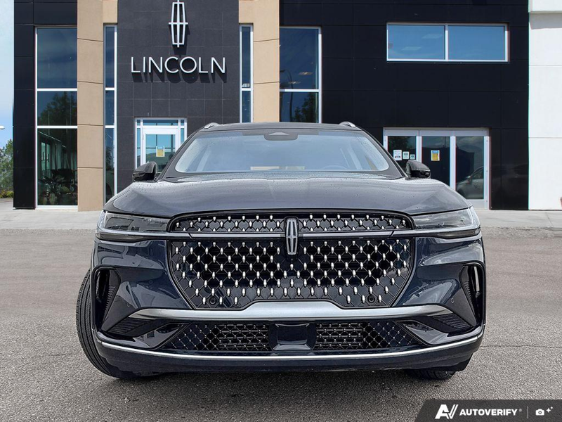 USED 2024 Lincoln Nautilus Reserve - Blue Panther Metallic Clearcoat Exterior / ALLURA BLUE, PREM LTHR-TRIMMED HEATED/VENTILATED CAPTAIN SEATS Interior - $60,925 - Stock #E60812A - VIN 5LMPJ8KAXRJ837614 - Photo 2