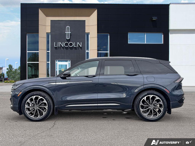 USED 2024 Lincoln Nautilus Reserve - Blue Panther Metallic Clearcoat Exterior / ALLURA BLUE, PREM LTHR-TRIMMED HEATED/VENTILATED CAPTAIN SEATS Interior - $60,925 - Stock #E60812A - VIN 5LMPJ8KAXRJ837614 - Photo 3