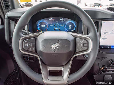 2025 Ford Bronco Base 1