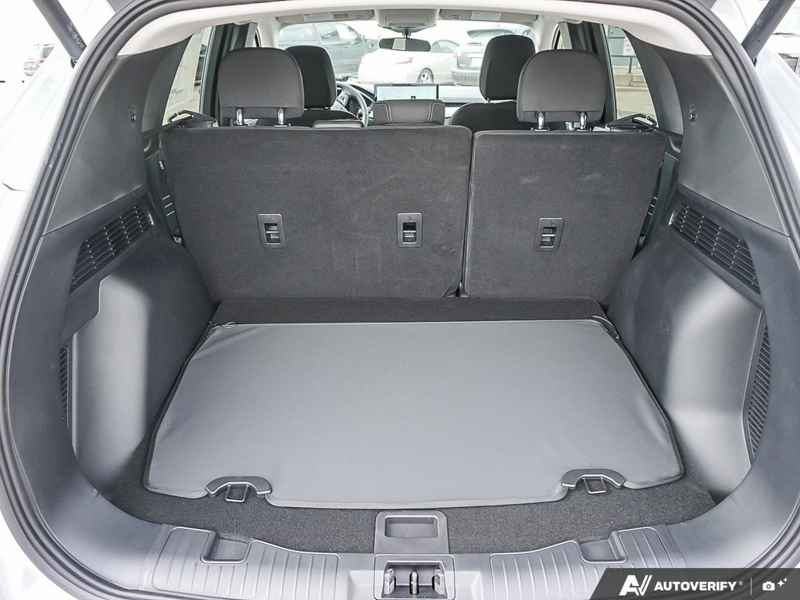 NEW 2025 Ford Escape Active - Space Silver Metallic Exterior / EBONY CLOTH Interior - $41,543 - Stock #E50420 - VIN 1FMCU9GN1SUA76860 - Photo 11