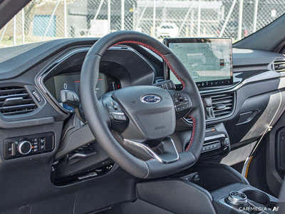 2025 Ford Escape ST-Line 1
