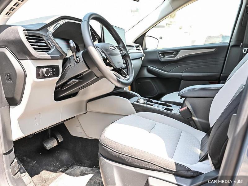 NEW 2025 Ford Escape Active - Vapor Blue Exterior / SPACE GRAY CLOTH Interior - $34,893 - Stock #E50361 - VIN 1FMCU9GN6SUA64820 - Photo 13