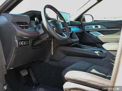 2025 Ford Explorer ST 1