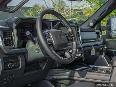 2025 Ford F-350 Super Duty Platinum 1