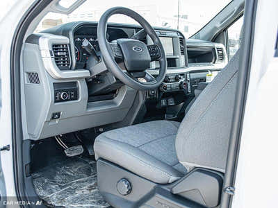 2025 Ford F-350 Super Duty XL 1