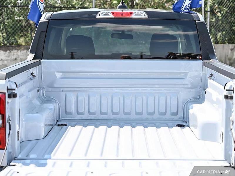 NEW 2025 Ford Maverick XLT Hybrid - Space White Metallic Exterior / BLACK ONYX Interior - $45,919 - Stock #E50120 - VIN 3FTTW8J30SRA17872 - Photo 10