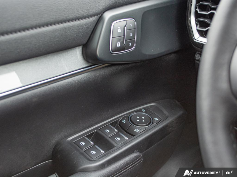 NEW 2025 Ford Ranger Lariat - Shadow Black Exterior / EBONY LEATHER-TRIMMED Interior - $53,899 - Stock #E51335 - VIN 1FTER4KH9SLE62161 - Photo 17