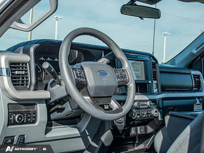 2025 Ford Super Duty F-600 DRW XLT 1