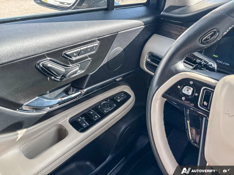 USED 2025 Lincoln Corsair Grand Touring - Harbor Gray Met Cc Exterior / LIGHT SMOKED TRUFFLE, PREMIUM LEATHER-TRIMMED HEATED CAPTAIN'S C Interior - $55,997 - Stock #EP4776 - VIN 5LMTJ5DZ9SUL02410 - Photo 17