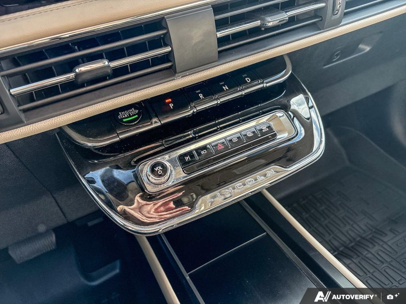 USED 2025 Lincoln Corsair Grand Touring - Harbor Gray Met Cc Exterior / LIGHT SMOKED TRUFFLE, PREMIUM LEATHER-TRIMMED HEATED CAPTAIN'S C Interior - $55,997 - Stock #EP4776 - VIN 5LMTJ5DZ9SUL02410 - Photo 18