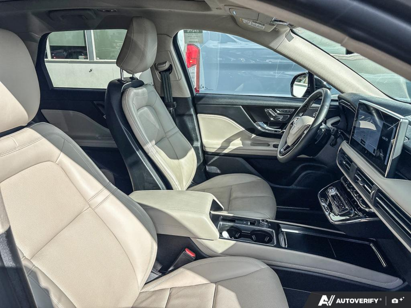 USED 2025 Lincoln Corsair Grand Touring - Harbor Gray Met Cc Exterior / LIGHT SMOKED TRUFFLE, PREMIUM LEATHER-TRIMMED HEATED CAPTAIN'S C Interior - $55,997 - Stock #EP4776 - VIN 5LMTJ5DZ9SUL02410 - Photo 22