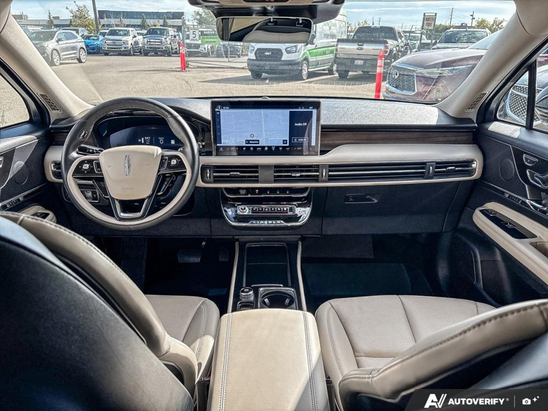 USED 2025 Lincoln Corsair Grand Touring - Harbor Gray Met Cc Exterior / LIGHT SMOKED TRUFFLE, PREMIUM LEATHER-TRIMMED HEATED CAPTAIN'S C Interior - $55,997 - Stock #EP4776 - VIN 5LMTJ5DZ9SUL02410 - Photo 24