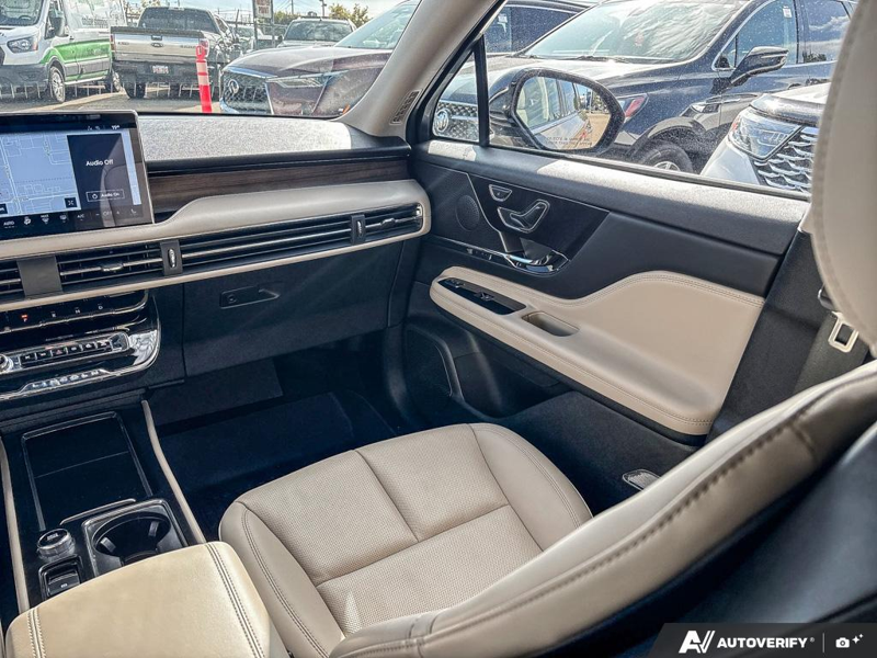 USED 2025 Lincoln Corsair Grand Touring - Harbor Gray Met Cc Exterior / LIGHT SMOKED TRUFFLE, PREMIUM LEATHER-TRIMMED HEATED CAPTAIN'S C Interior - $54,950 - Stock #EP4776 - VIN 5LMTJ5DZ9SUL02410 - Photo 25