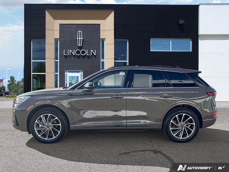 USED 2025 Lincoln Corsair Grand Touring - Harbor Gray Met Cc Exterior / LIGHT SMOKED TRUFFLE, PREMIUM LEATHER-TRIMMED HEATED CAPTAIN'S C Interior - $55,997 - Stock #EP4776 - VIN 5LMTJ5DZ9SUL02410 - Photo 3