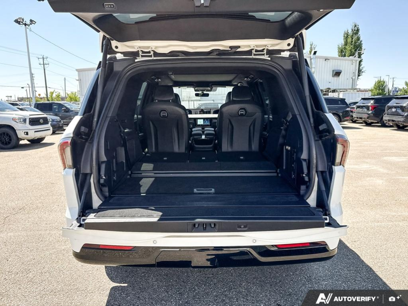 USED 2025 Lincoln Navigator Reserve - Pristine White Metallic Tri-coat Exterior / BLACK ONYX LEATHER Interior - $108,989 - Stock #E60801A - VIN 5LMJJ2LG6SEL00856 - Photo 12