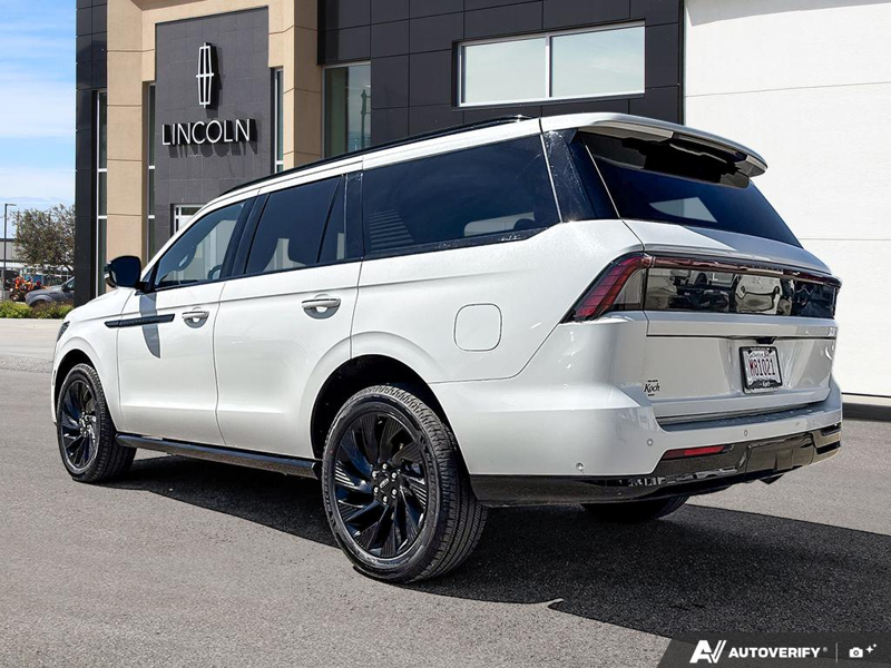 USED 2025 Lincoln Navigator Reserve - Pristine White Metallic Tri-coat Exterior / BLACK ONYX LEATHER Interior - $116,929 - Stock #E60801A - VIN 5LMJJ2LG6SEL00856 - Photo 4