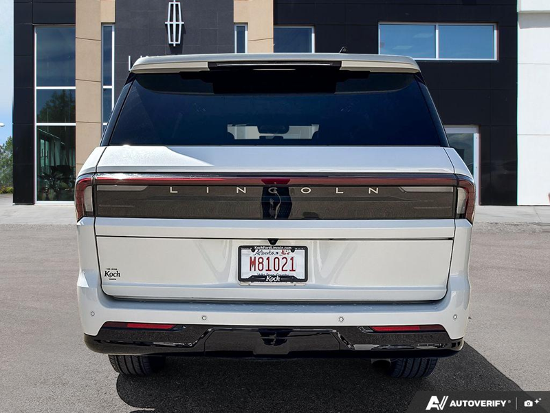 USED 2025 Lincoln Navigator Reserve - Pristine White Metallic Tri-coat Exterior / BLACK ONYX LEATHER Interior - $116,929 - Stock #E60801A - VIN 5LMJJ2LG6SEL00856 - Photo 5
