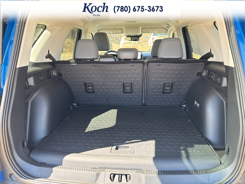 NEW 2026 Ford Bronco Sport Badlands - Velocity Blue Metallic Exterior / DARK SPACE GREY LEATHER Interior - $48,440 - Stock #A26156 - VIN 3FMCR9DA6TRE49757 - Photo 24