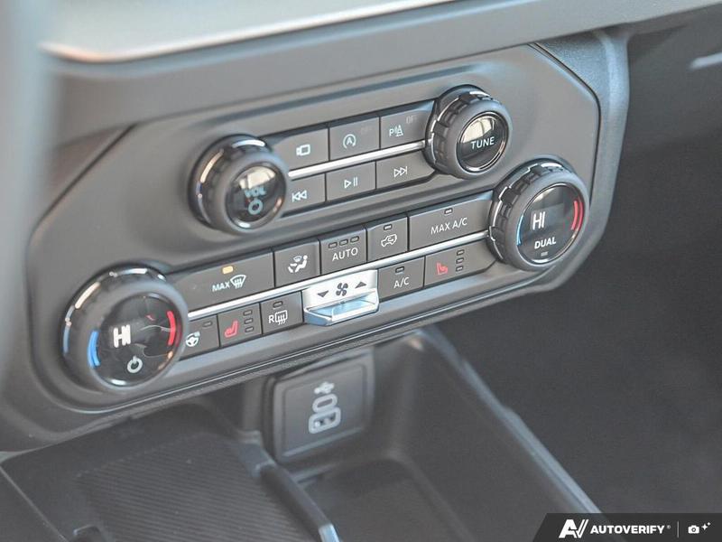 NEW 2026 Ford Bronco Outer Banks - Avalanche Exterior / BLACK ONYX LEATHER TRIM/VINYL Interior - $73,939 - Stock #E60286 - VIN 1FMEE8BP3TLA46727 - Photo 20