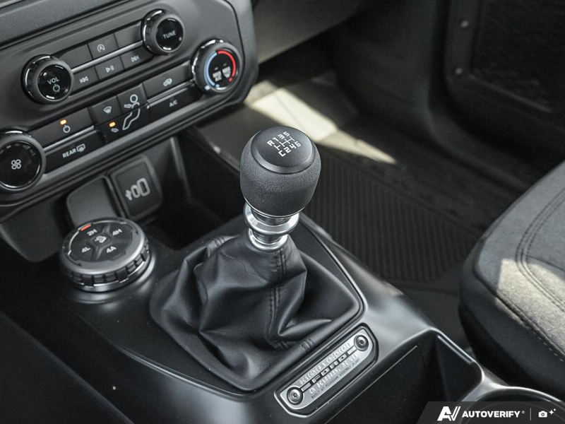 NEW 2026 Ford Bronco Base Sasquatch Manual - Avalanche Exterior / BLACK CLOTH GREY Interior - $61,356 - Stock #E60239 - VIN 1FMDE6AH1TLA43559 - Photo 19