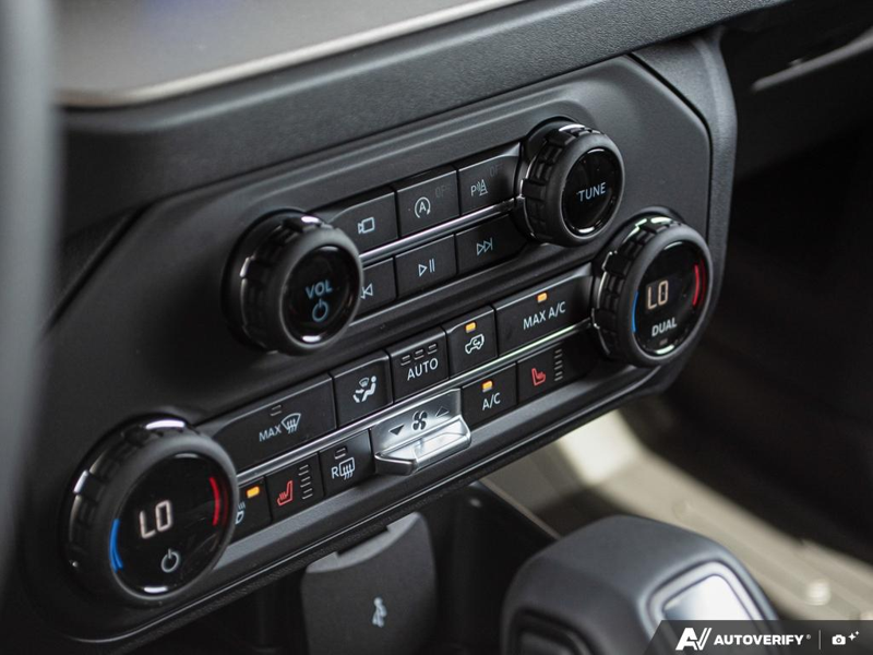 NEW 2026 Ford Bronco Outer Banks - Avalanche Exterior / BLACK ONYX LEATHER TRIM VINYL Interior - $69,839 - Stock #E60576 - VIN 1FMDE8BH1TLA78970 - Photo 21