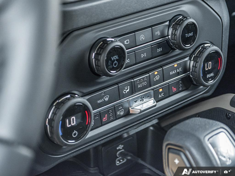 NEW 2026 Ford Bronco Badlands - Marsh Grey Exterior / BLACK ONYX, LEATHER-TRIMMED/VINYL BUCKET SEATS Interior - $97,092 - Stock #E60894 - VIN 1FMEE9BPXTLB33367 - Photo 22