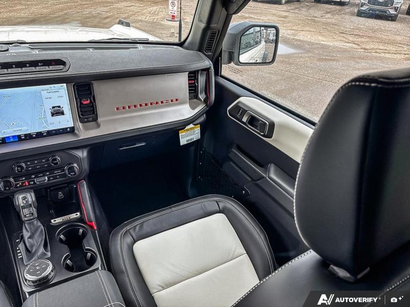 NEW 2026 Ford Bronco Outer Banks 60th Anniversary Edition - Wimbledon White Exterior / BLACK ONYX-LEATHER/VINYL Interior - $83,879 - Stock #E60681 - VIN 1FMEE8BH0TLA92542 - Photo 25