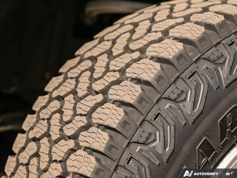 NEW 2026 Ford Bronco Base Sasquatch Manual - Desert Sand Exterior / BLACK CLOTH GREY Interior - $62,708 - Stock #E60575 - VIN 1FMDE6AH0TLA75175 - Photo 7