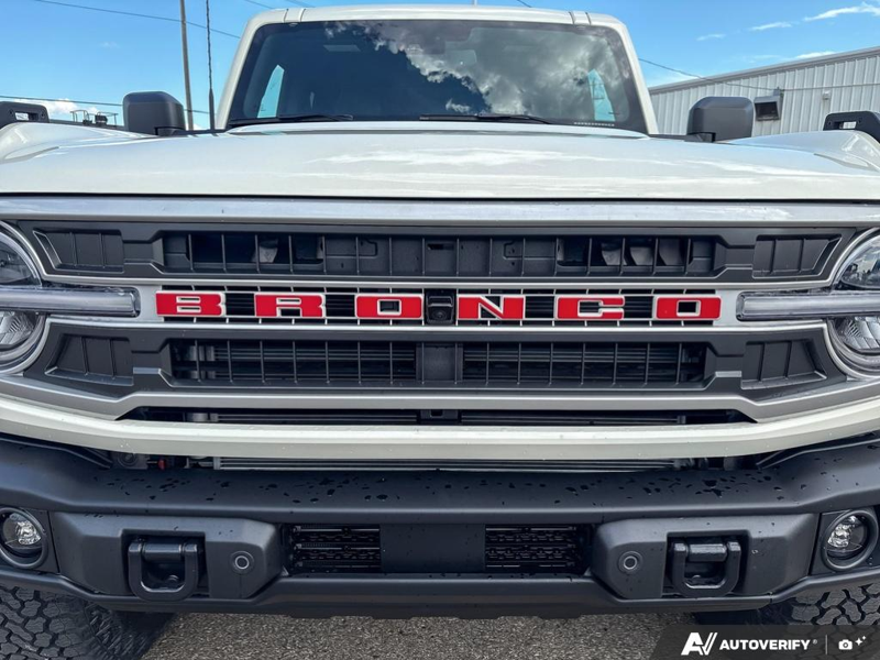 NEW 2026 Ford Bronco Outer Banks - Wimbledon White Exterior / BLACK ONYX-LEATHER/VINYL Interior - $87,459 - Stock #E60989 - VIN 1FMEE8BP8TLB22474 - Photo 9