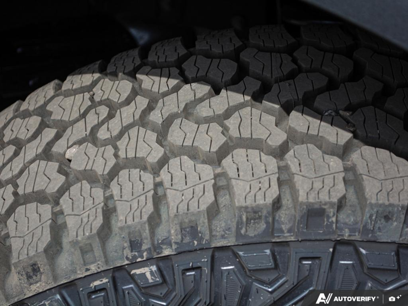 NEW 2026 Ford Bronco Base Sasquatch Manual - Desert Sand Exterior / BLACK CLOTH GREY Interior - $62,708 - Stock #E60575 - VIN 1FMDE6AH0TLA75175 - Photo 9