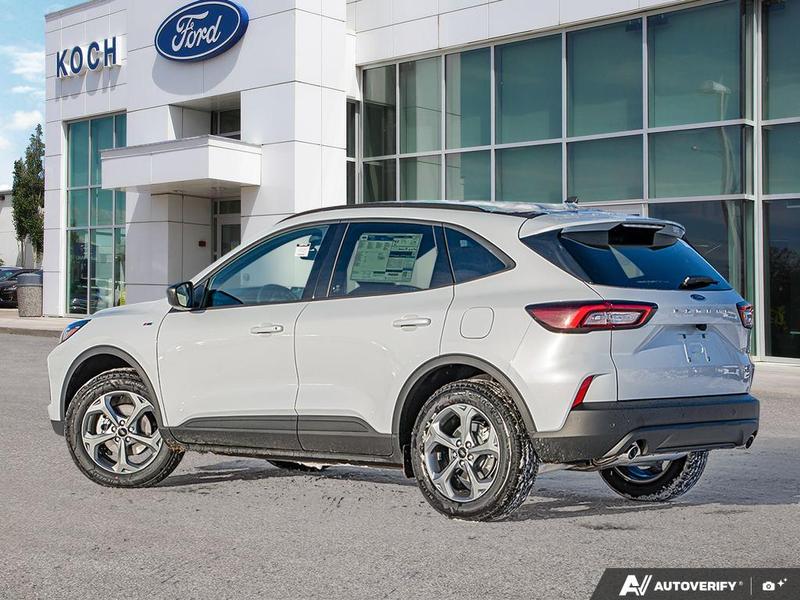 2026 Ford Escape ST-Line photo 4
