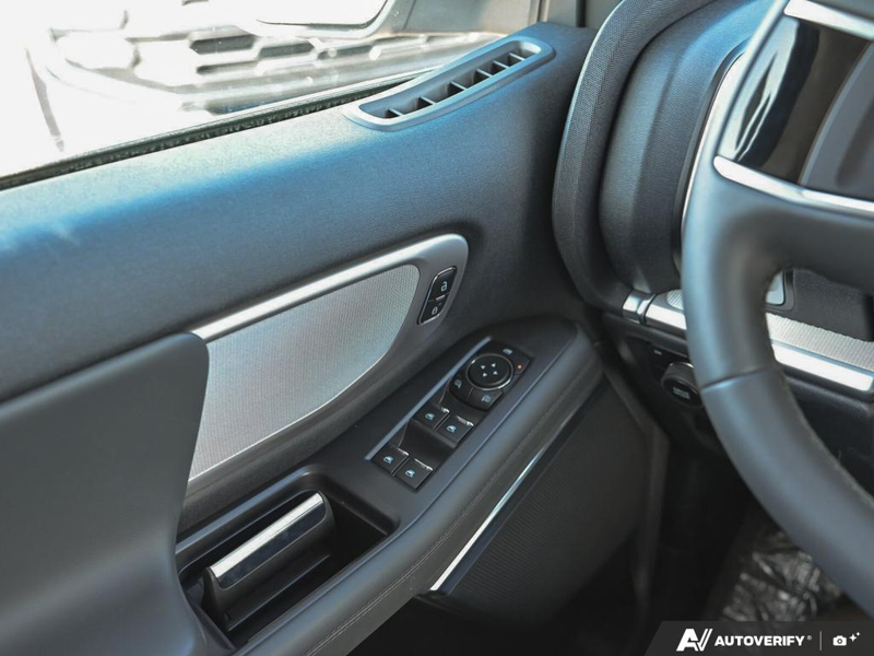 NEW 2026 Ford Expedition Active Max - Star White Tri-coat Metallic Exterior / EBONY CLOTH BUCKET SEATS Interior - $90,564 - Stock #E60228 - VIN 1FMJK1J85TEA00670 - Photo 17