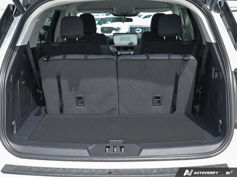NEW 2026 Ford Explorer Active - Oxford White Exterior / DARK SPACE GRAY CLOTH Interior - $50,765 - Stock #E60175 - VIN 1FMUK8DH9TGA79265 - Photo 11