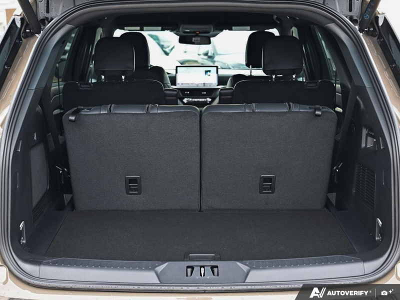 NEW 2026 Ford Explorer Tremor - Marsh Grey Exterior / ONYX, HEAT/VENTILATED MIKO SUEDE SPORT CAPTAIN'S CHAIRS Interior - $67,079 - Stock #E61118 - VIN 1FMUK8JH6TGC34617 - Photo 11