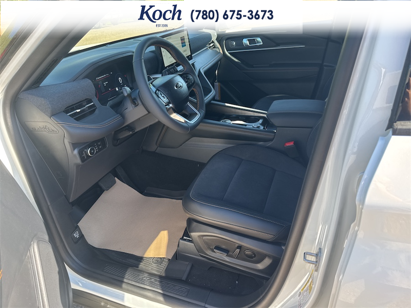 NEW 2026 Ford Explorer Tremor - Star White Tri-Coat Exterior / ONYX, HEAT/VENTILATED MIKO SUEDE SPORT CAPTAIN'S CHAIRS Interior - $66,780 - Stock #A26207 - VIN 1FMUK8JH7TGB86660 - Photo 17
