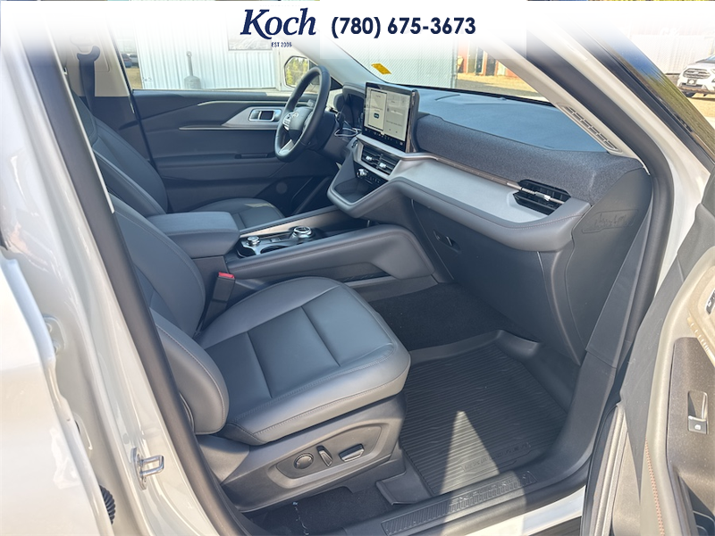 NEW 2026 Ford Explorer Active - Star White Tri-coat Metallic Exterior / DARK SPACE GREY ACTIVEX Interior - $59,930 - Stock #A26181 - VIN 1FMUK8DH4TGB58794 - Photo 21