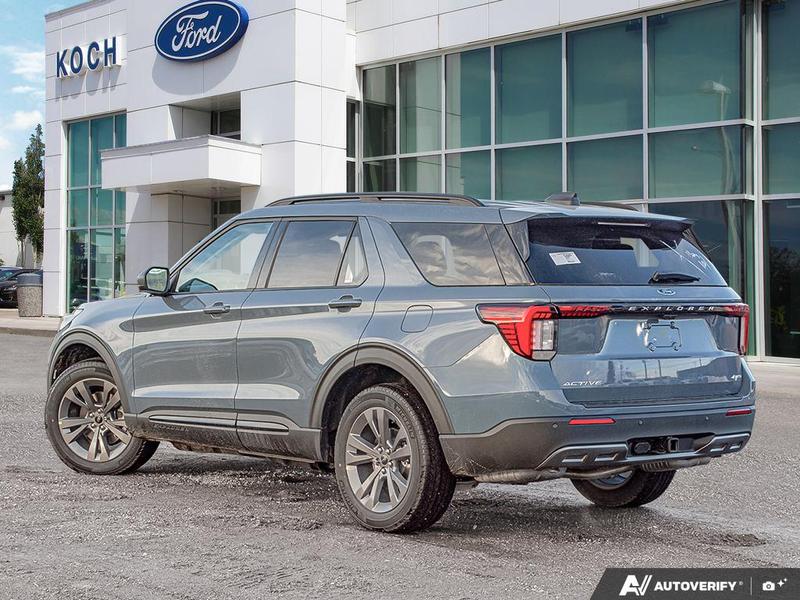 2026 Ford Explorer photo 3
