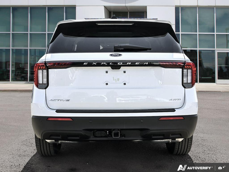 NEW 2026 Ford Explorer Active - Oxford White Exterior / DARK SPACE GRAY CLOTH Interior - $51,149 - Stock #E60258 - VIN 1FMUK8DH5TGA82812 - Photo 5